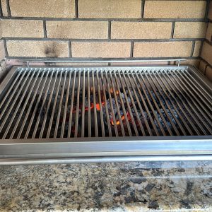 Gratar/Grill cu sistem de ridicare tip lift grill cu dimensiuni de: 102 x 60 cm
